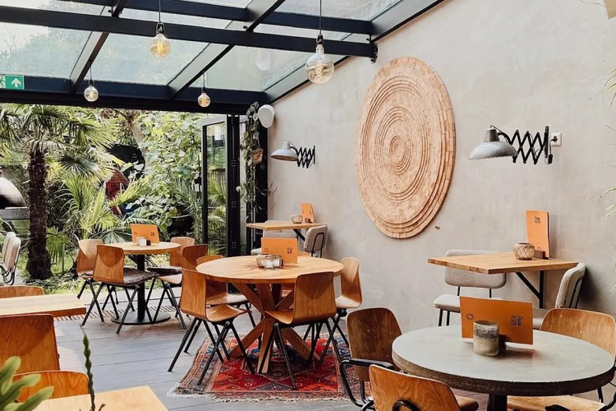 Interieur van Pura Vida restaurant in Midsland Terschelling