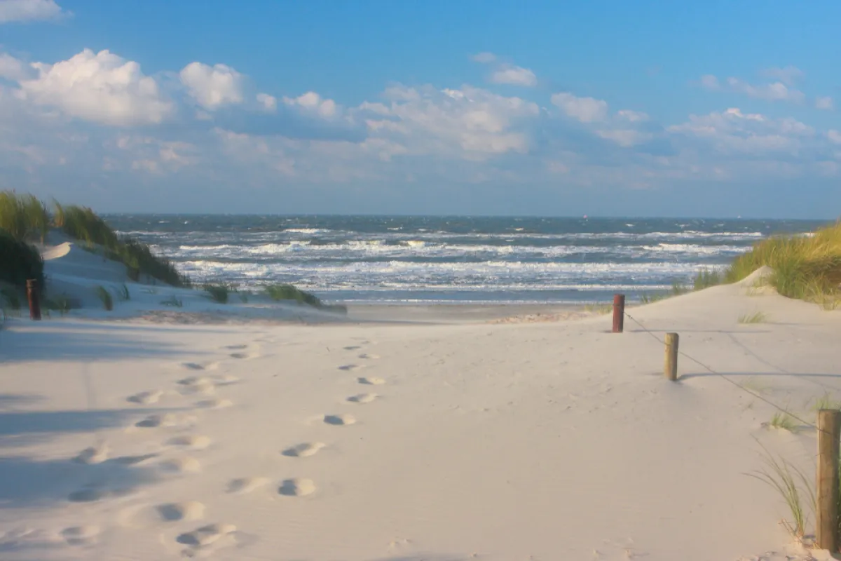 voetafdrukken op het strand van Terschelling